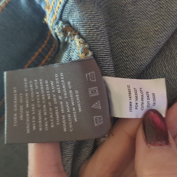 Torrid Cropped Denim Vest 2/2X/18-20 - Picture 15 of 16